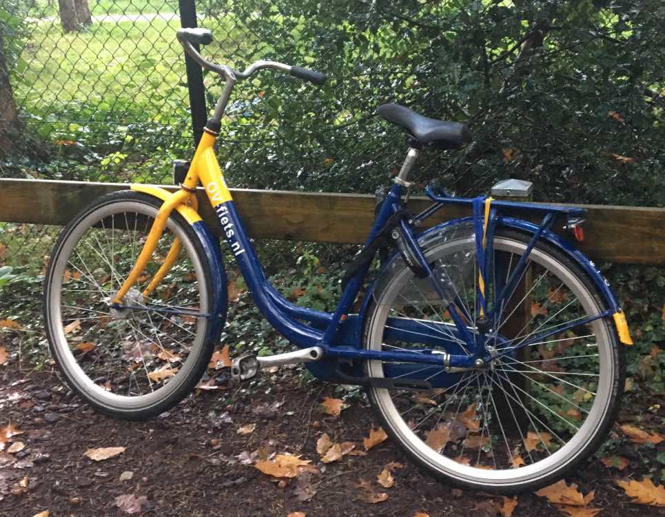 OV-fiets with a regular lock (Apeldoorn, 2019)